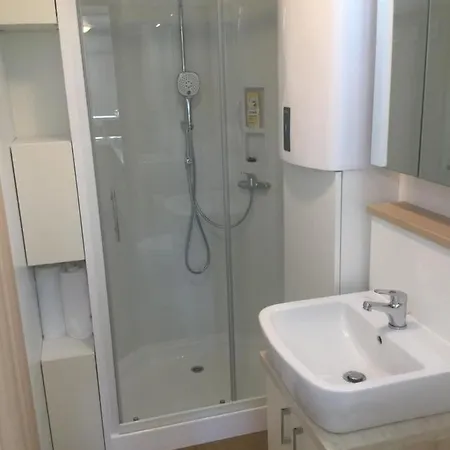 Floating House - Arena 2 * Pula