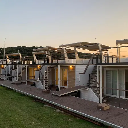 Floating House - Arena 2 Casa de Férias Pula