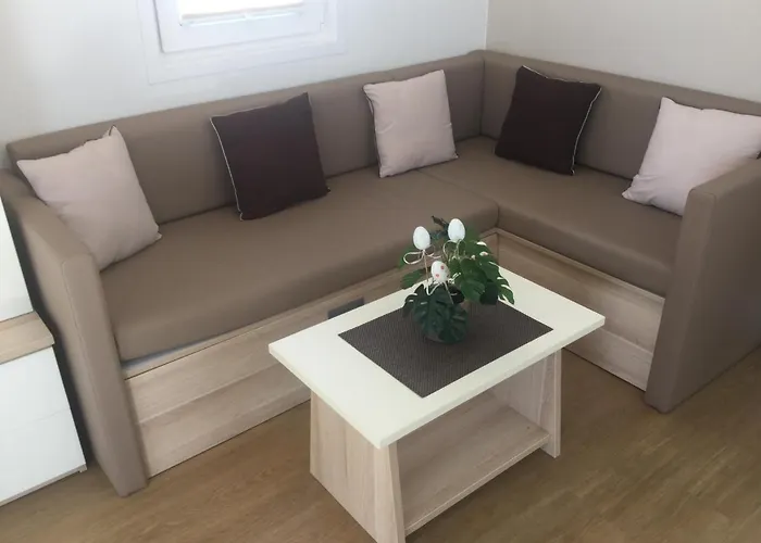 Floating House - Arena 2 Casa de Férias