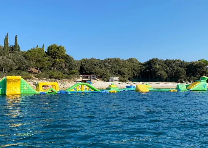 Floating House - Arena 2 Casa de Férias Pula