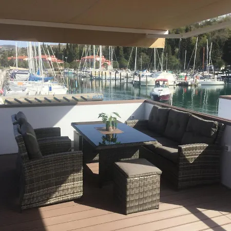 Vakantiehuis Floating House - Arena 2 *